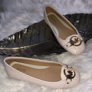 🚨SOLD🚨Michael Kors Fulton Cream Ballet Flats